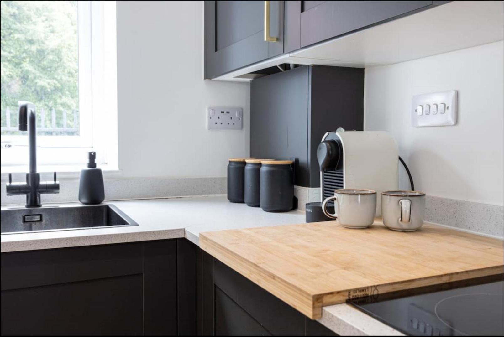 Elegance Retreat - 2 Bed Holiday Home With Parking Mánchester Exterior foto