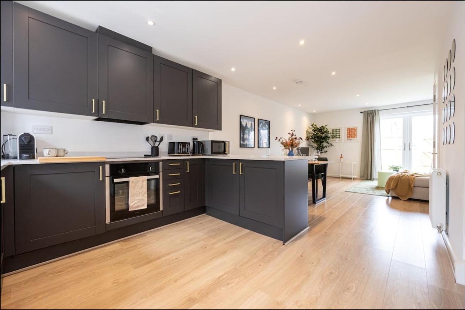 Elegance Retreat - 2 Bed Holiday Home With Parking Mánchester Exterior foto